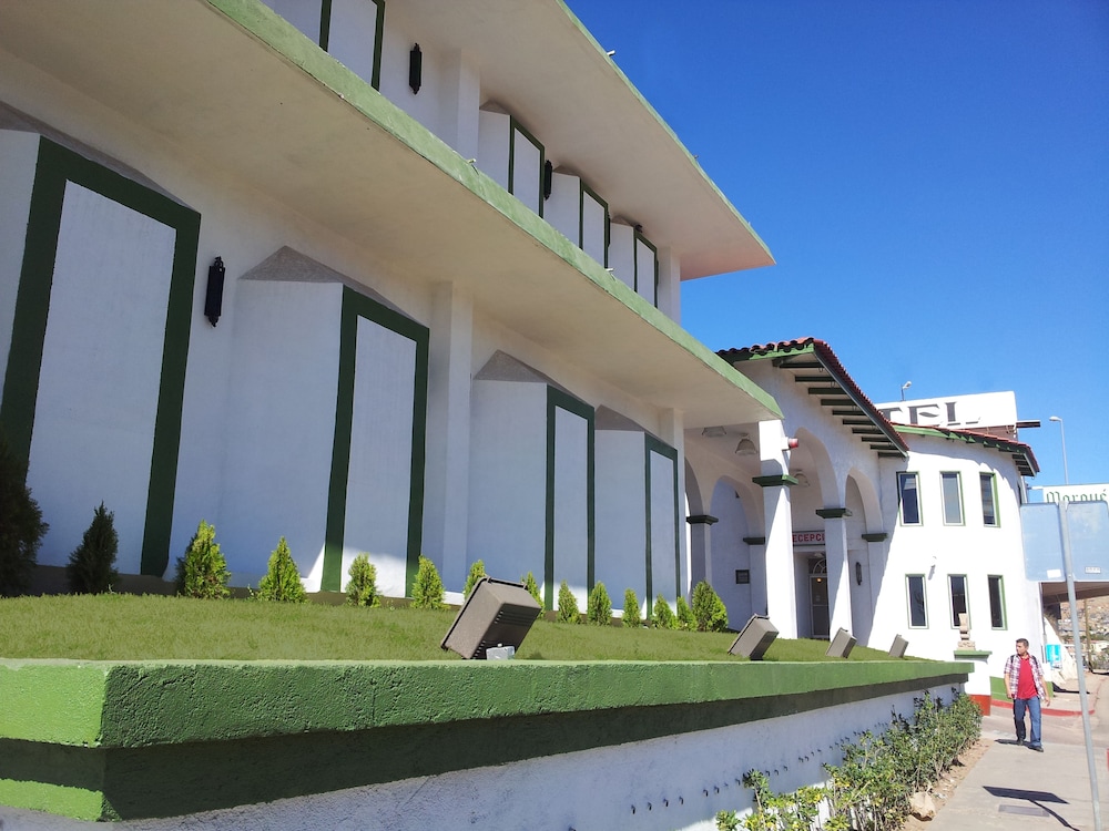 Hotel Marques de Cima 68/69