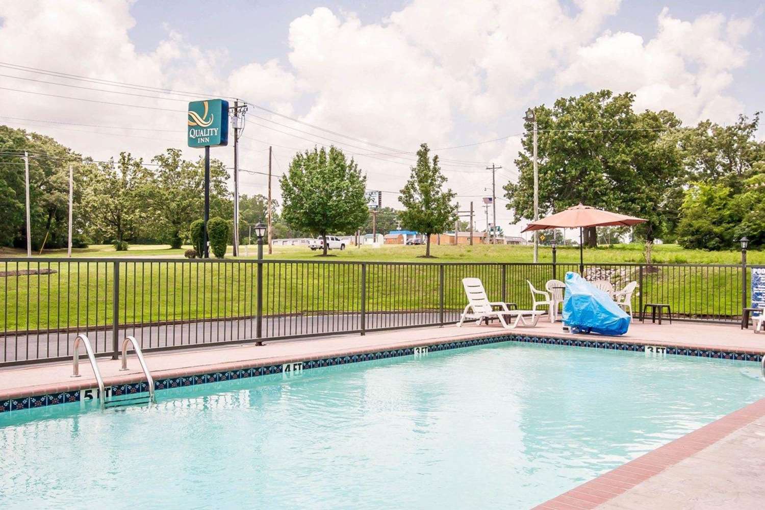 Quality Inn Savannah South 35/40