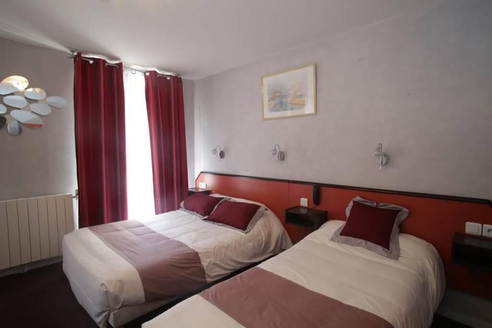 LUXOR BASTILLE HOTEL 27/61
