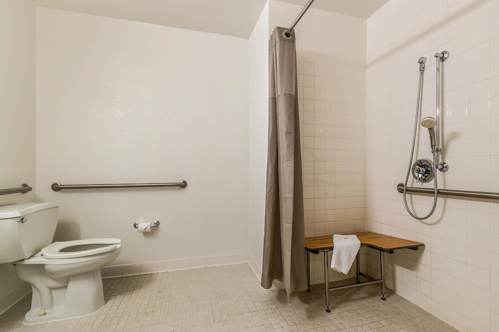 Motel6 West Des Moines, IA 16/52