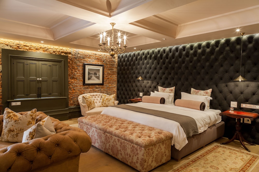 Lanzerac Hotel 25/75