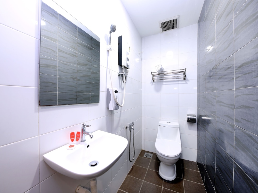 Oyo 1184 Ho Hotel 13/22