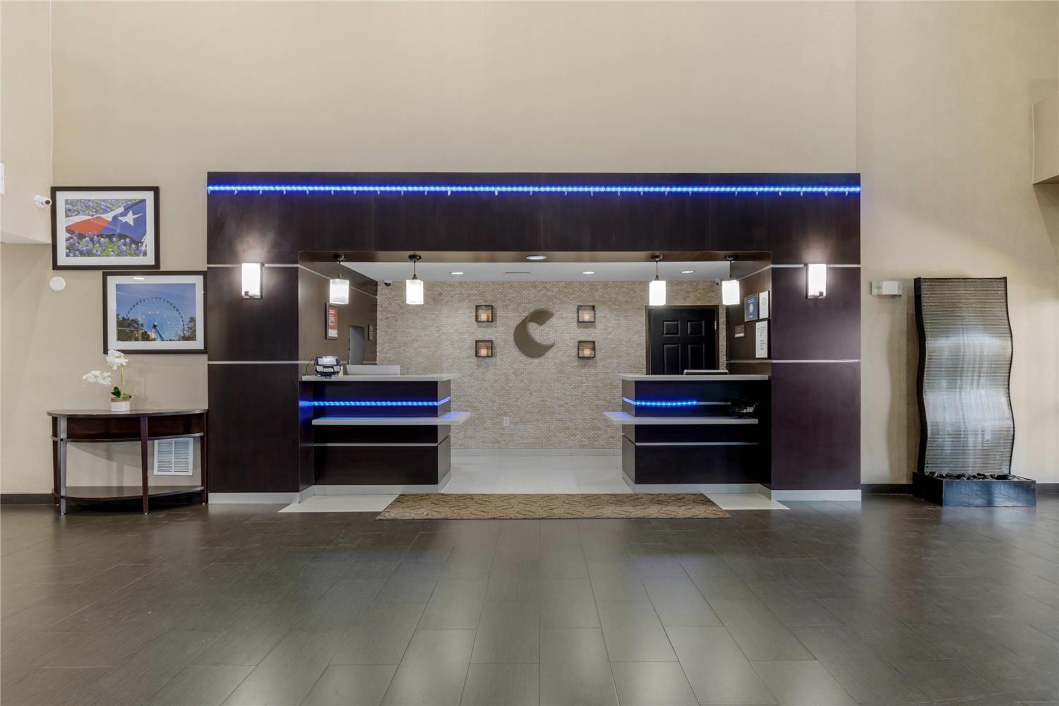 Comfort Suites Waco North - Near University Area 5/30