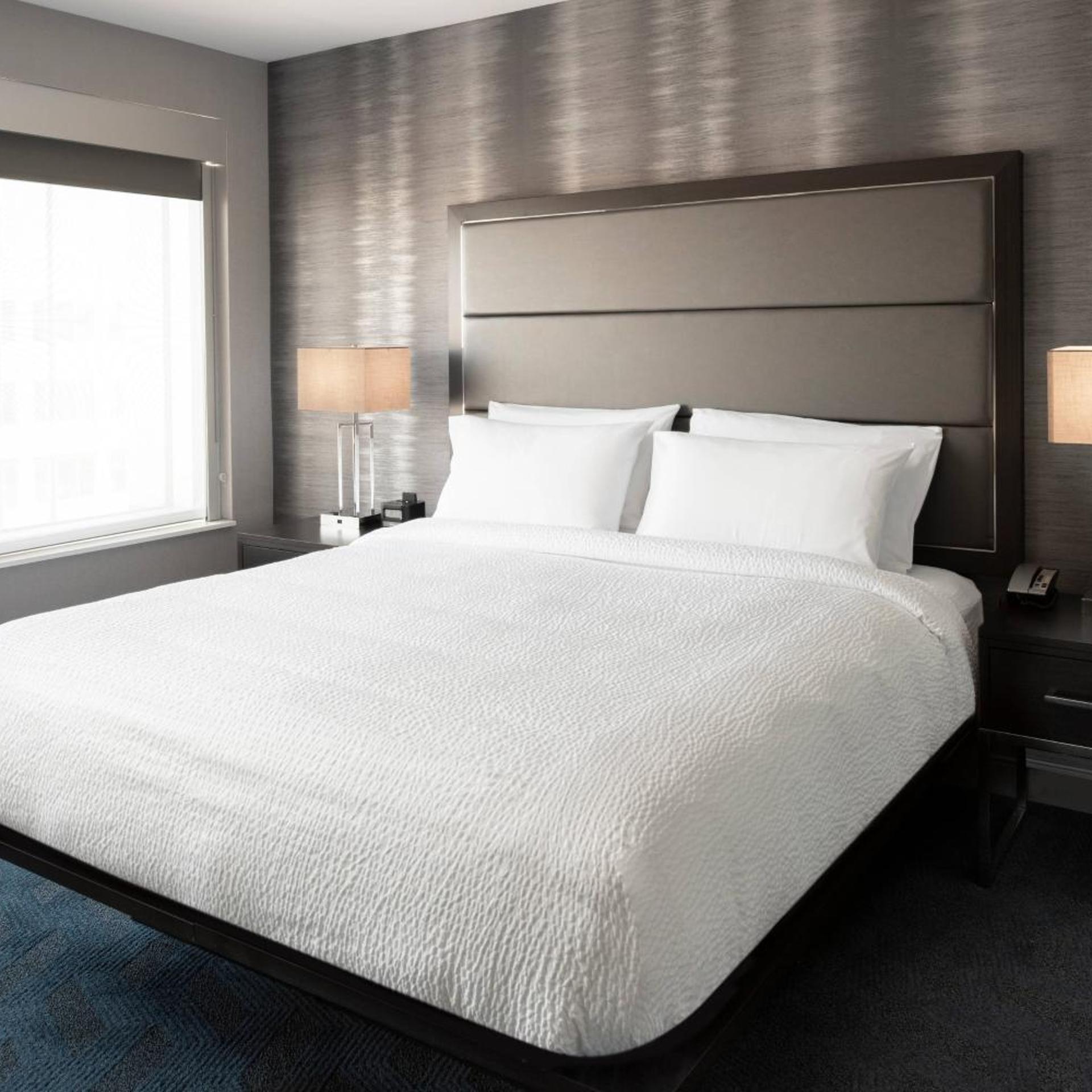 Suite, King Bed, Sofa
