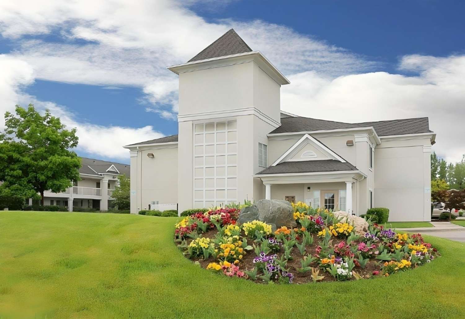 Murray Inn & Suites 12/12