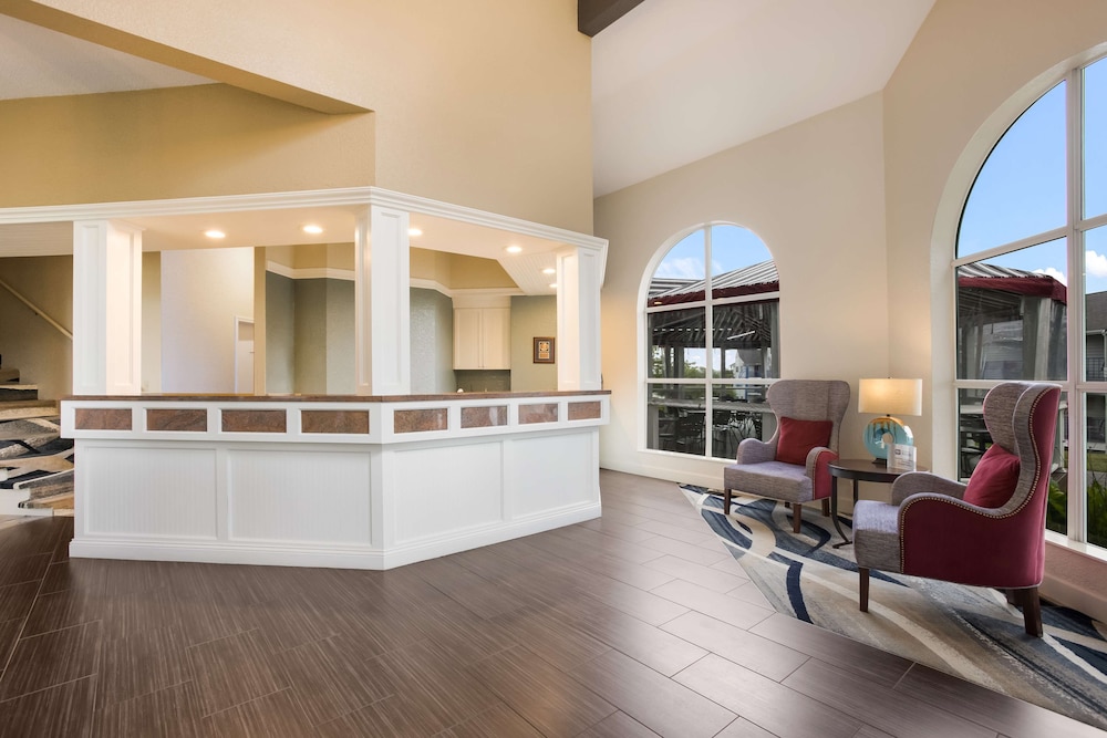 Best Western Harbour Pointe Lakefront 4/37