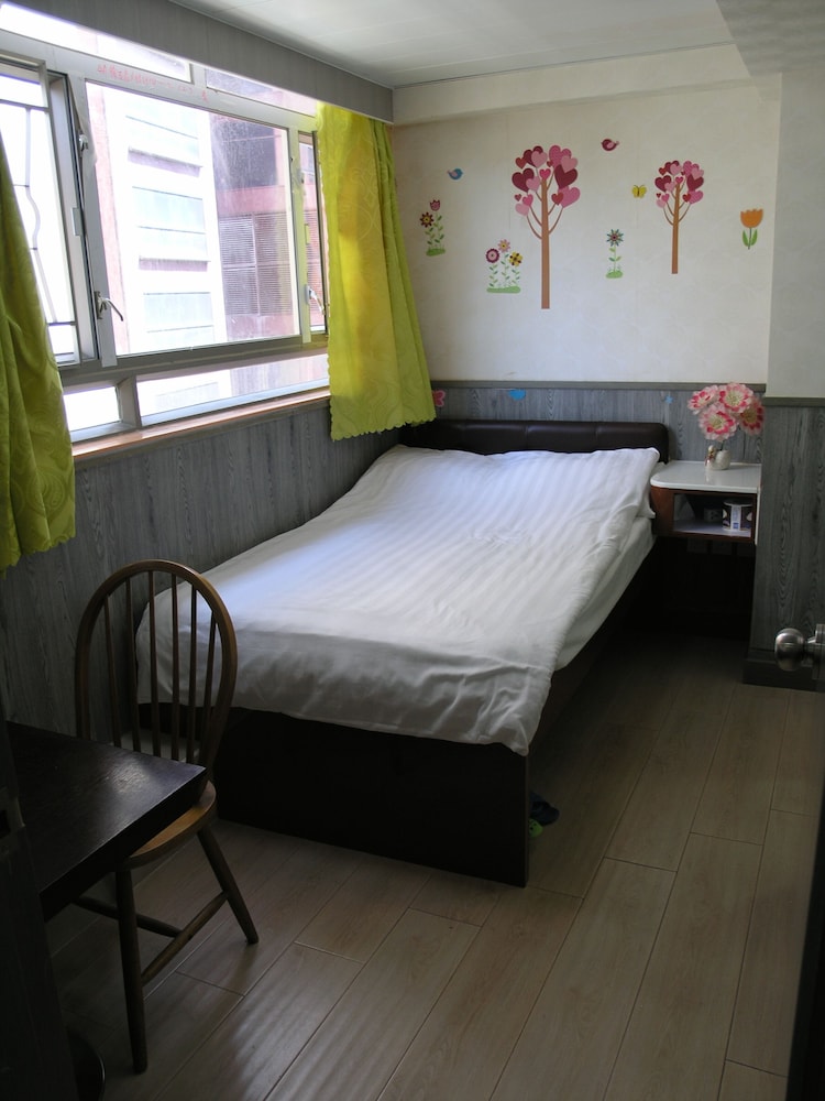 Majestic 7 Guest House 44/66