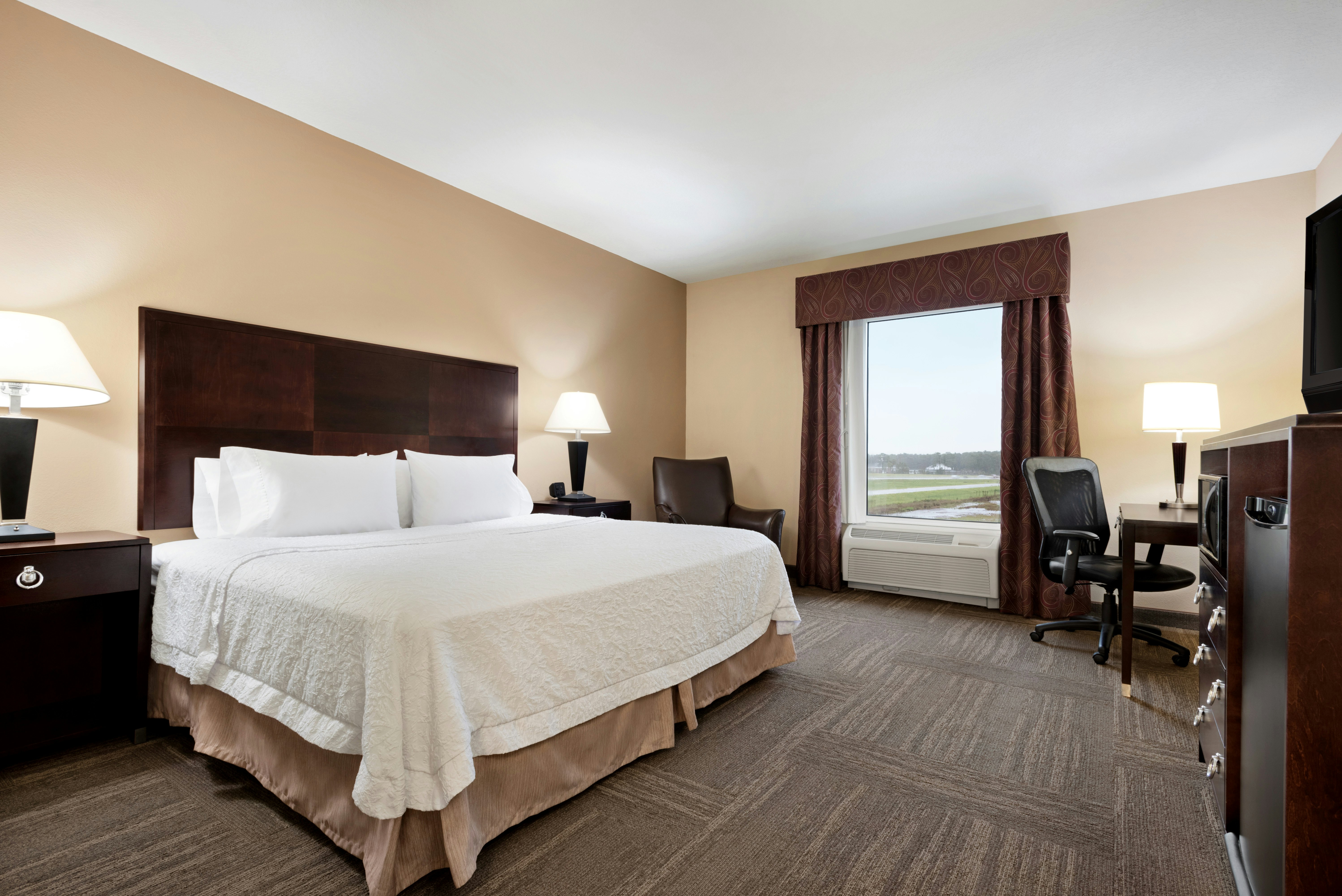 ROOM, KING BED, ACCESSIBLE