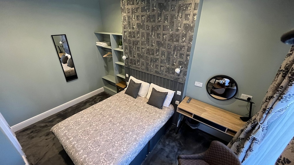 Charlotte Guest House 48/73