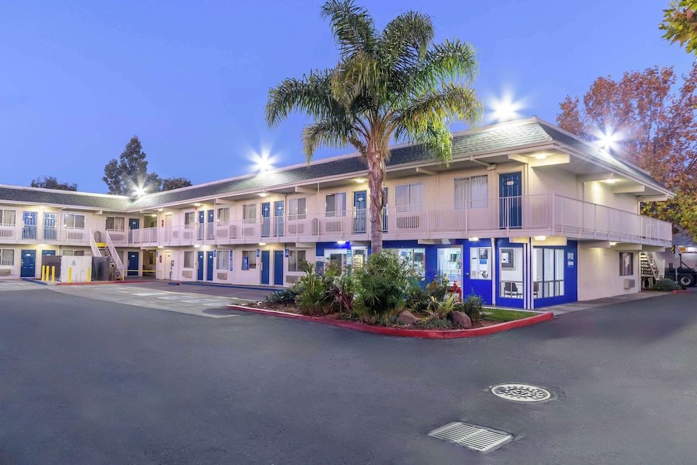 Studio6 Hayward, CA – Silicon Valley Gateway 26/33