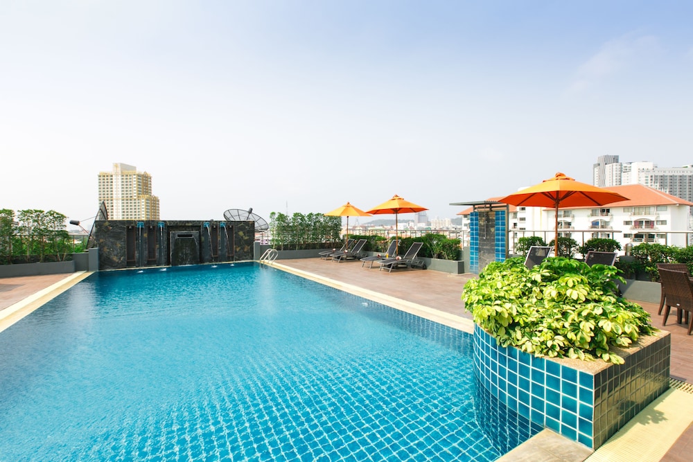 Adelphi Pattaya 57/61