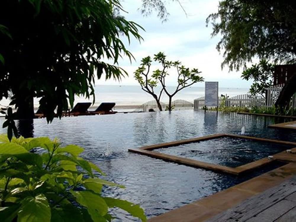 Baan Talay Dao Resort 10/67