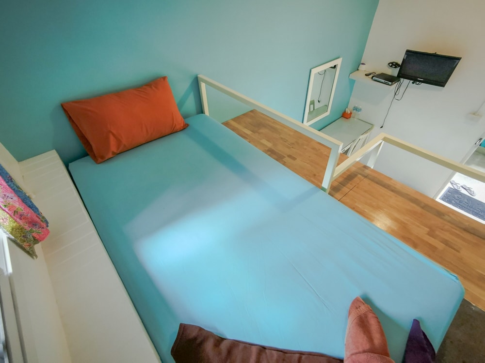 Glur Hostel 25/65