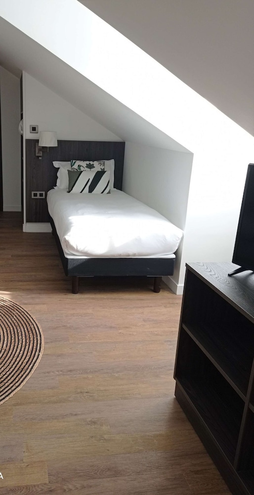 Hotel Kyriad Crepy En Valois 37/77