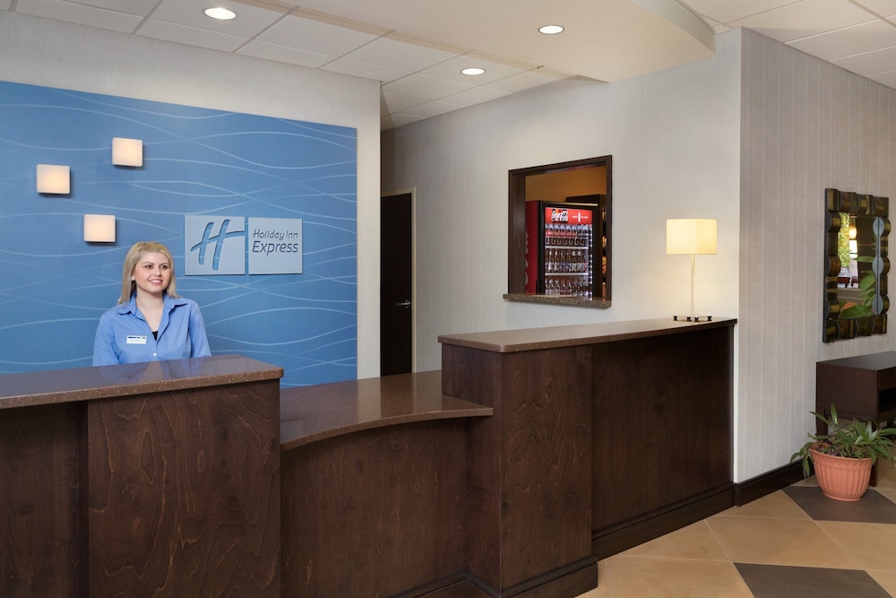 Holiday Inn Express Hoteland Suites Knoxville-Clinton 9/65