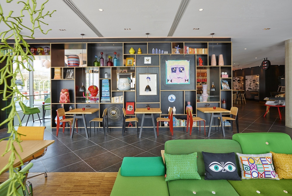 CITIZENM PARIS LA DEFENSE 23/42