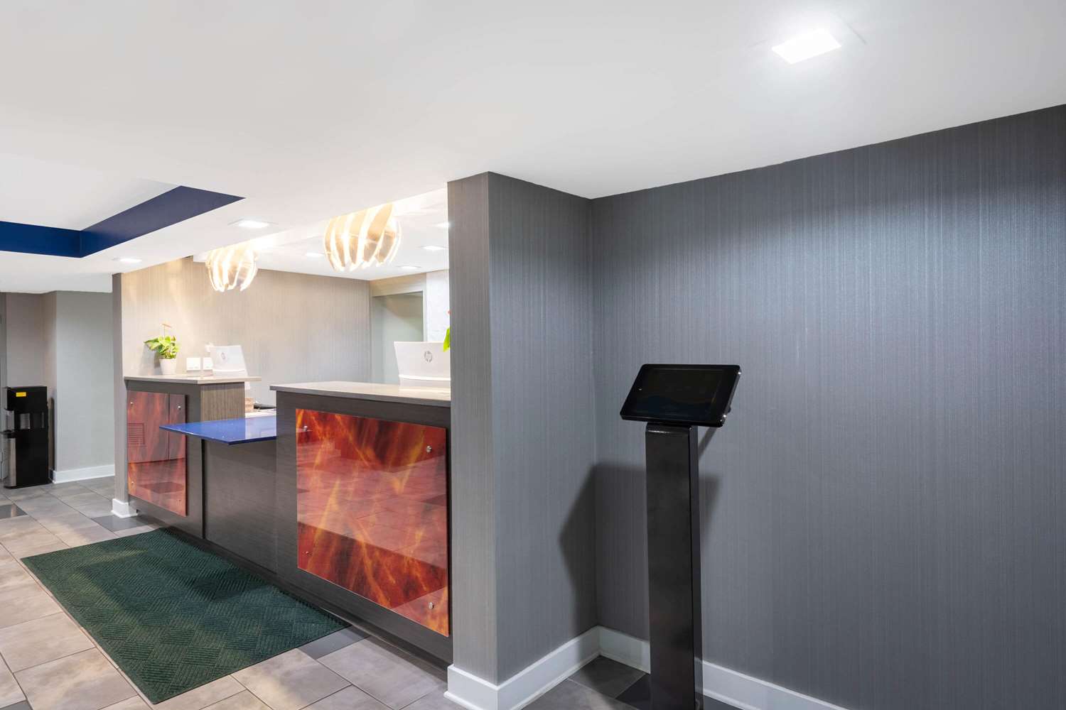 Baymont By Wyndham Murfreesboro 8/42