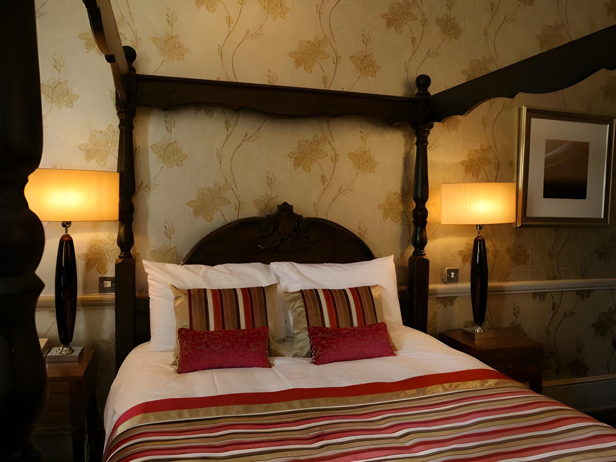 Four Poster