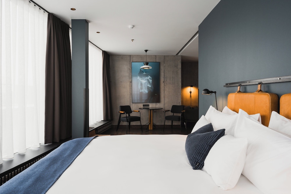 Suite, Queen Bed, Harbour View, Sauna