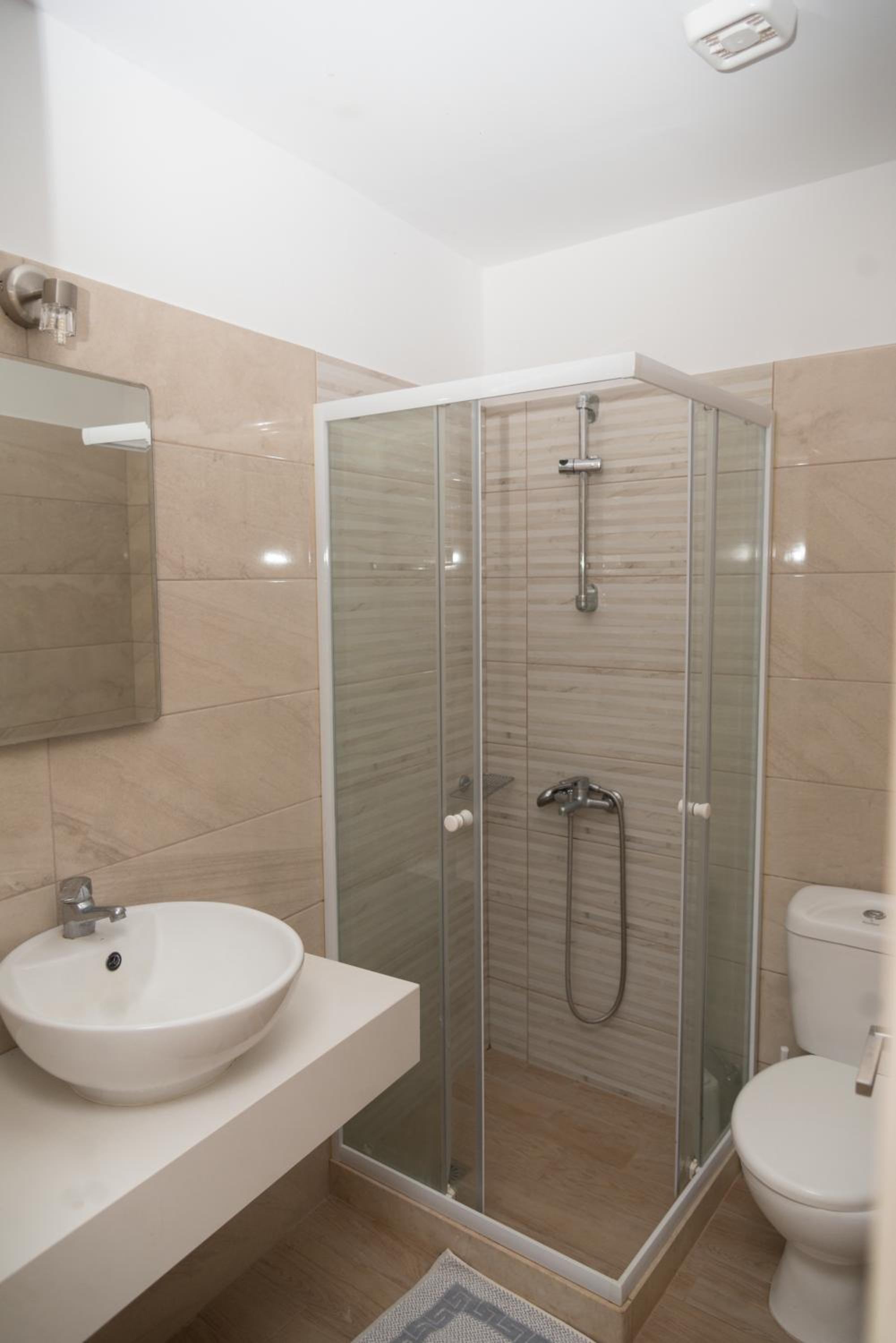 Sunset Studios Apartments 48/50