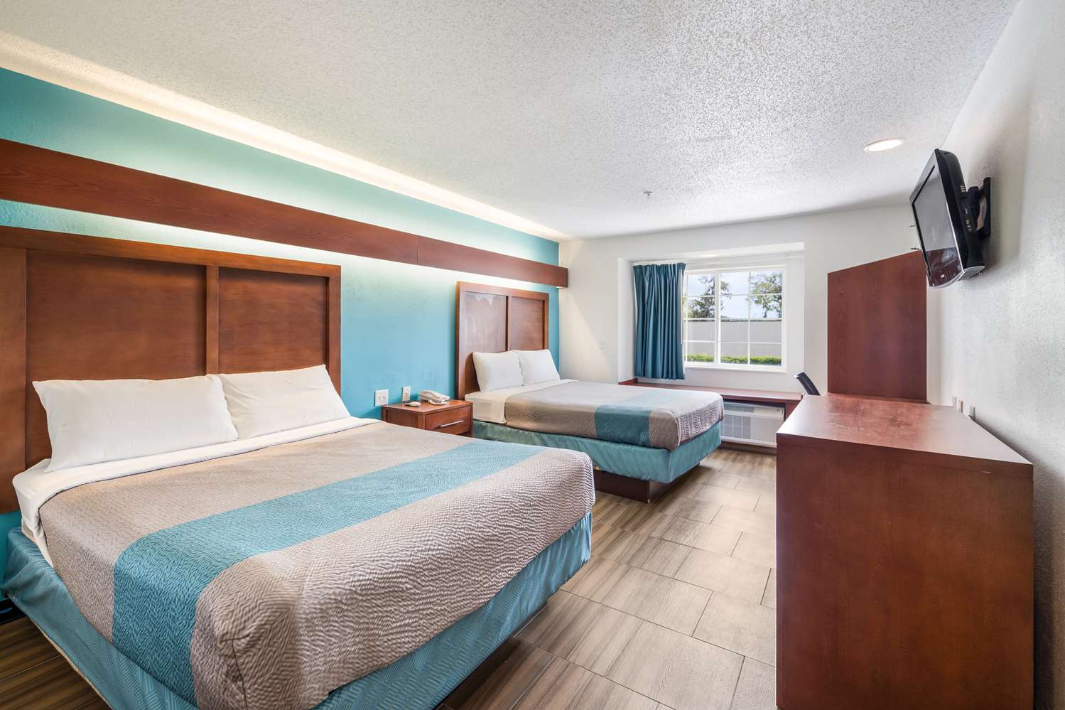 غرفة بسريرين كوين، Golden Isles Inn & Suites Brunswick South 4/7