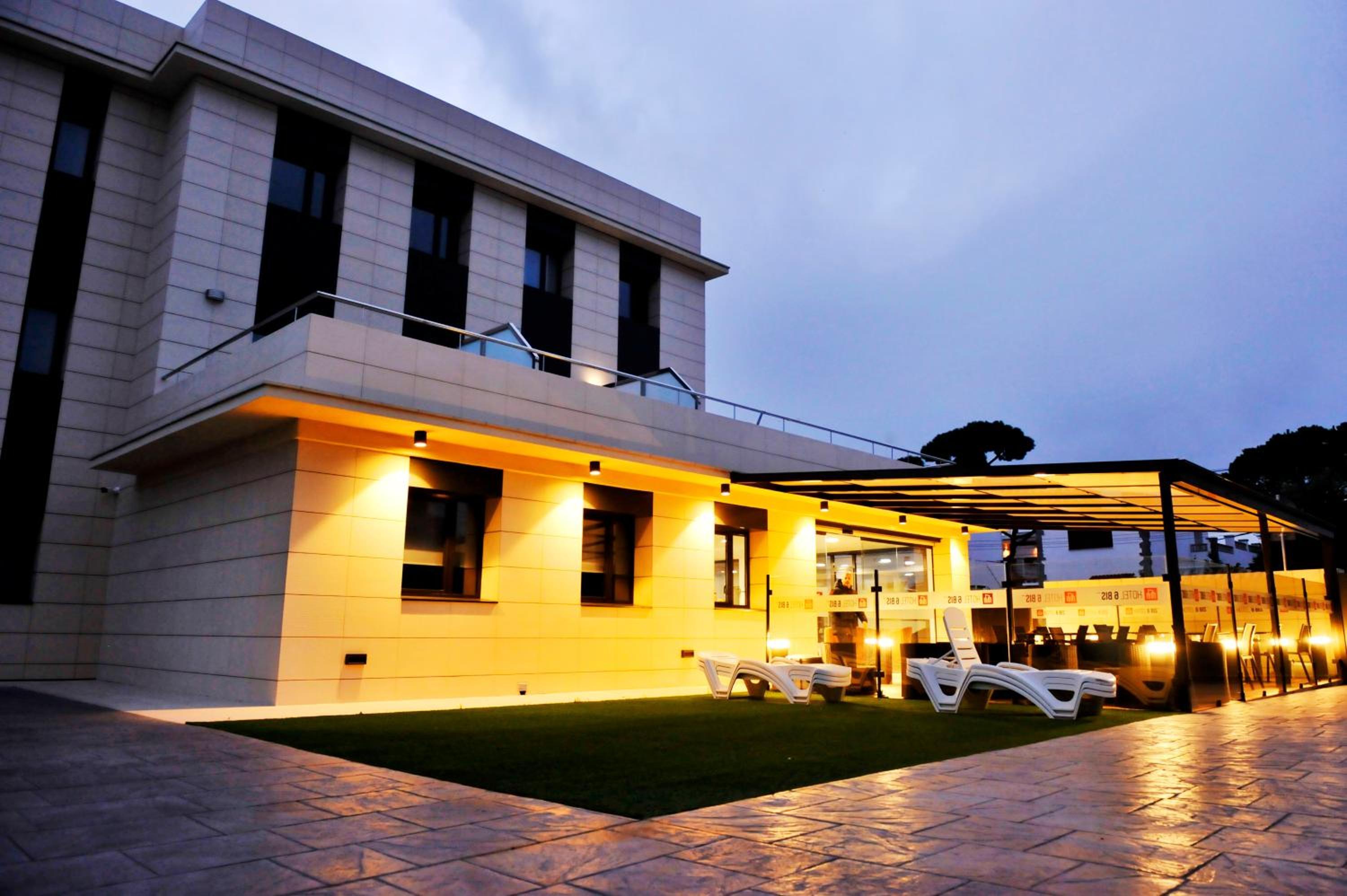 6 Bis HOTEL 53/58