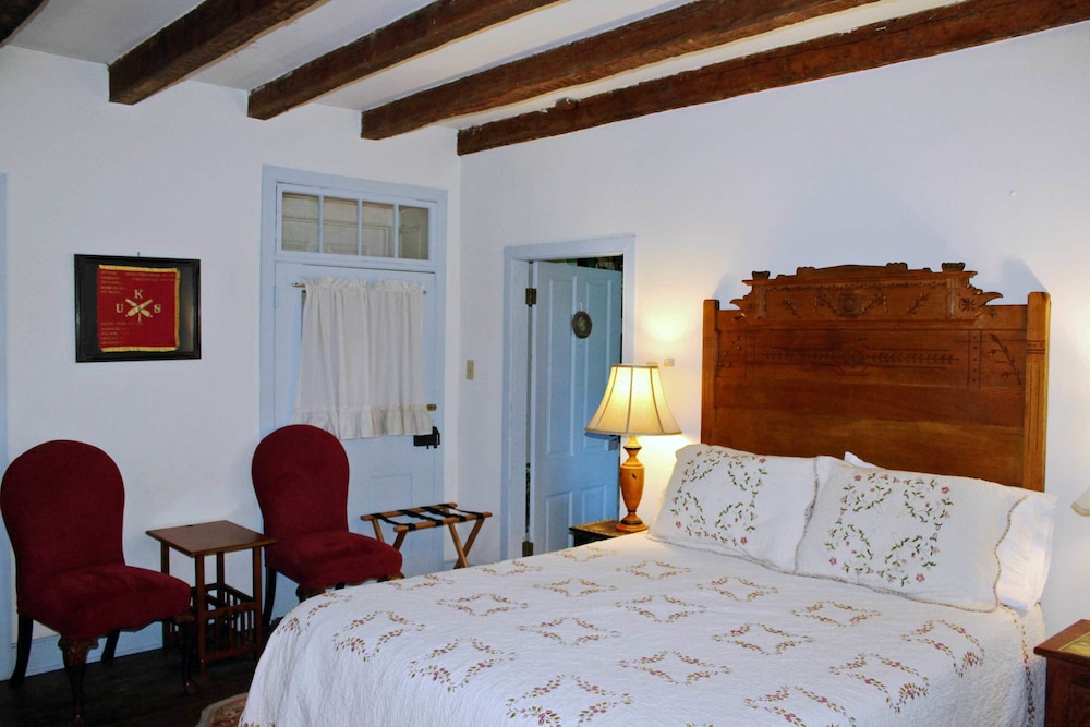 Graham, Queen Bed، Battlefield Bed &amp; Breakfast Inn 4/10