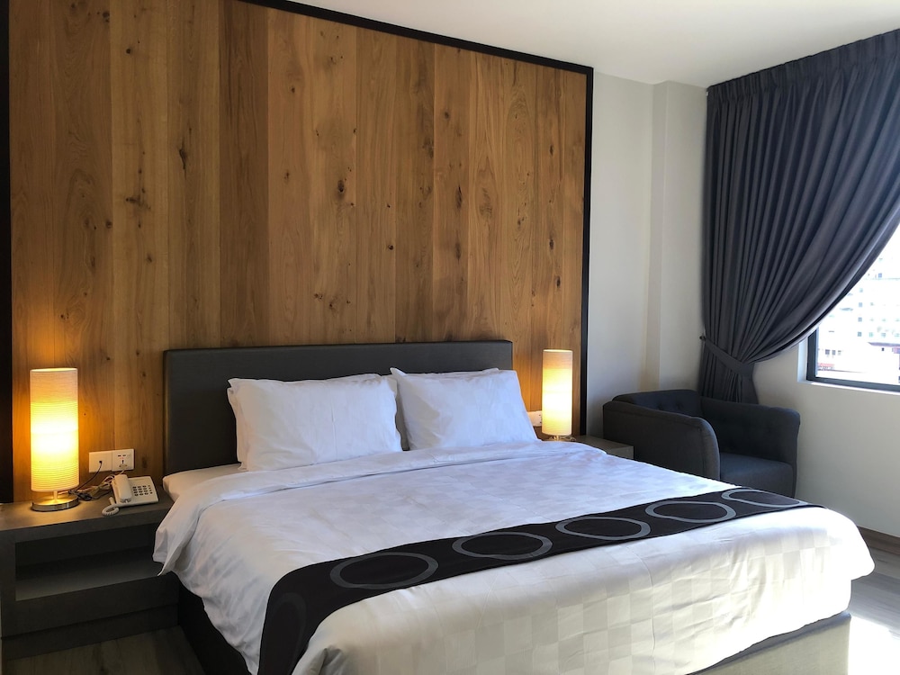FRAME HOTEL 20/51