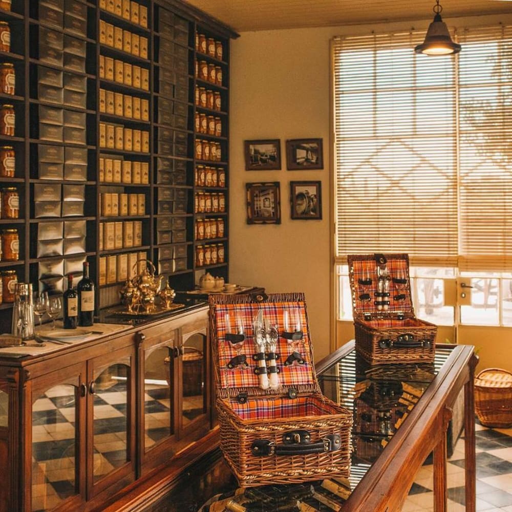 Narbona Wine Lodge 34/36