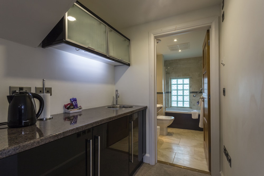 Ethos Hotel 50/50