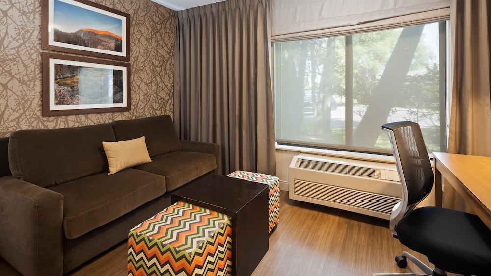 Best Western Plus Cottontree Inn 31/34
