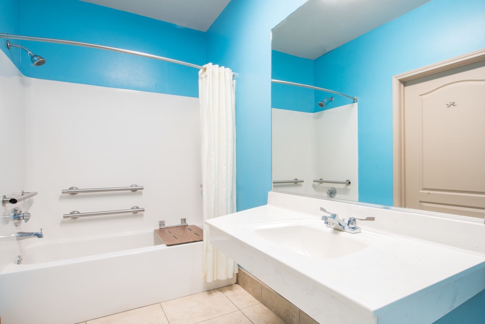 Knights Inn & Suites City Center Edinburg/McAllen 19/22
