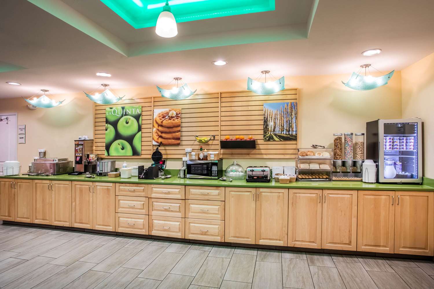La Quinta Inn & Suites by Wyndham Rochester Mayo Clinic S 4/27