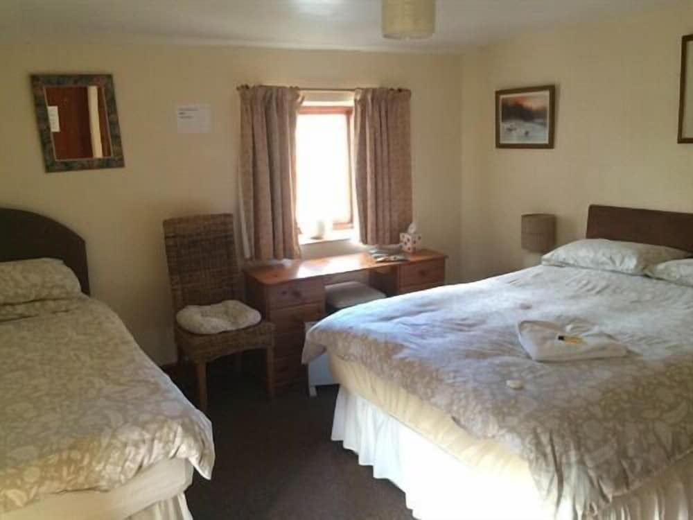 The Fox & Hounds Inn 8/35