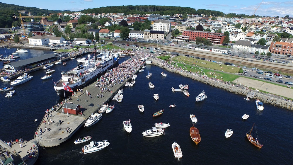 Quality Hotel Grand Larvik 69/73