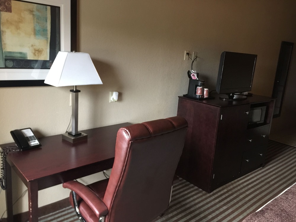 Spark by Hilton Missouri City 26/31