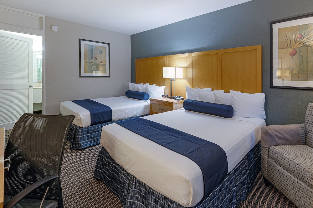 Travelodge By Wyndham Palm Springs 12/41