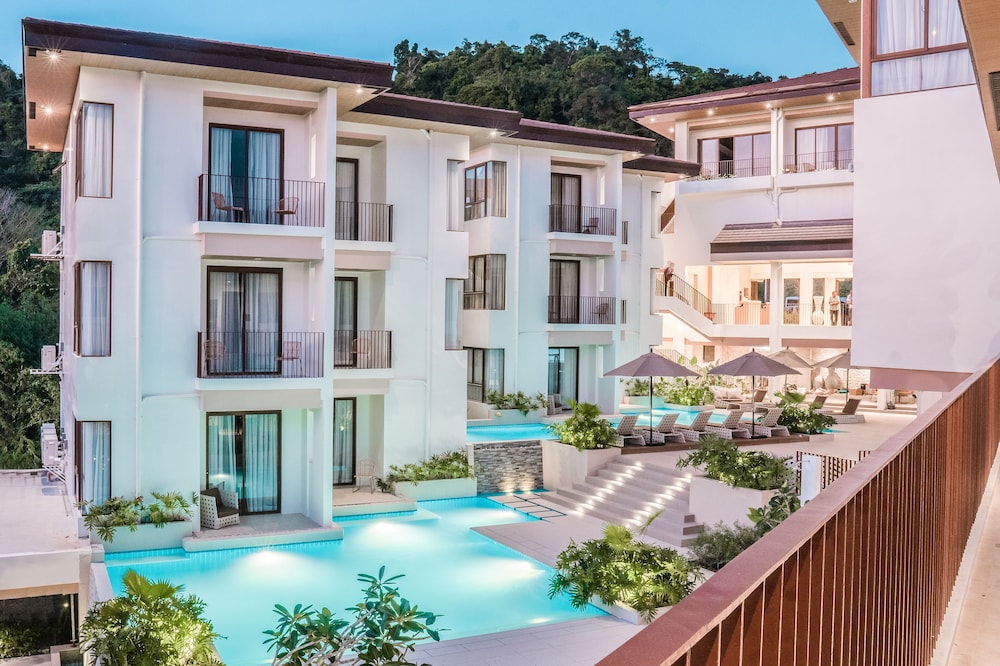 Charlie's El Nido 4/50