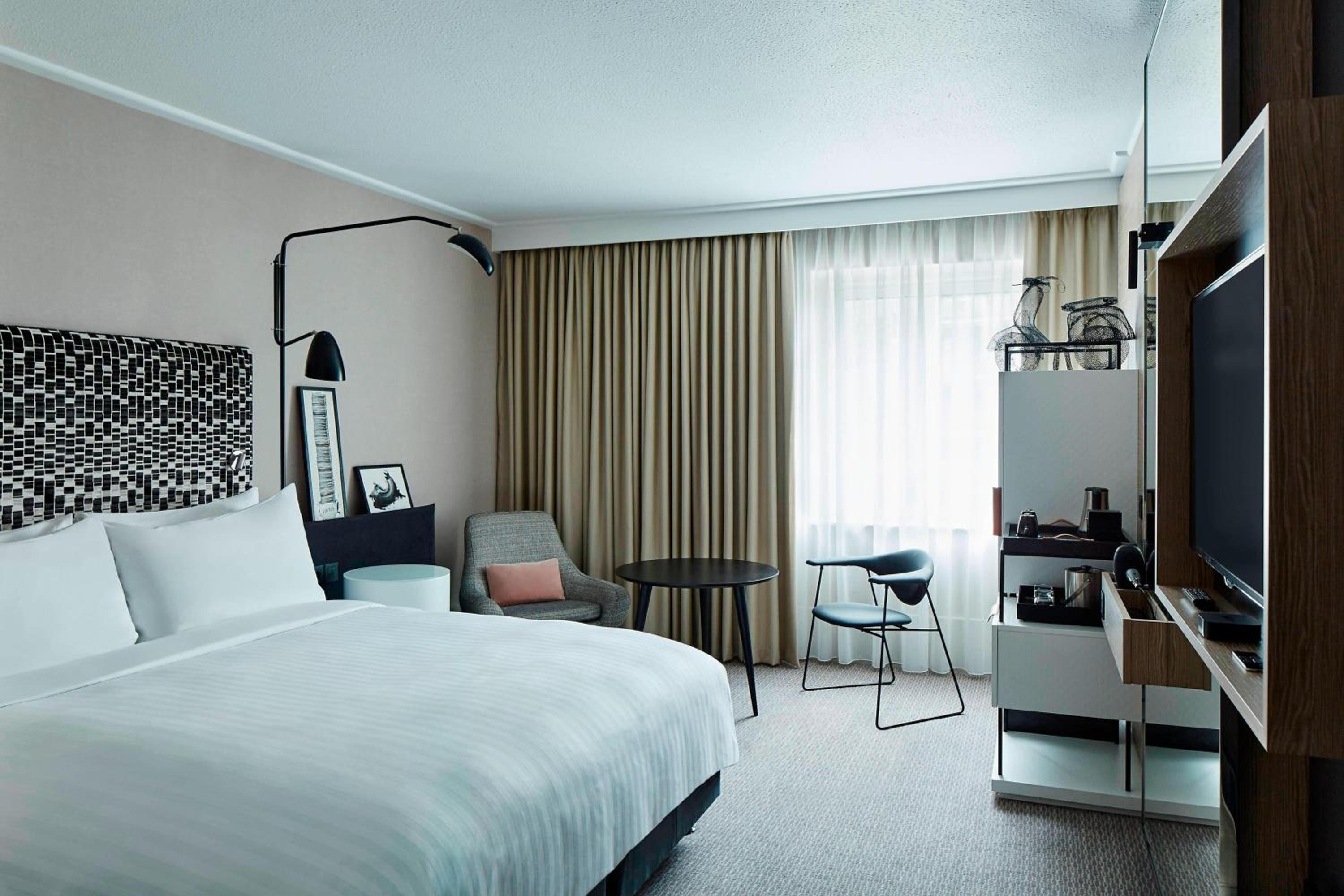Executive, King Bed, Executive Lounge Access