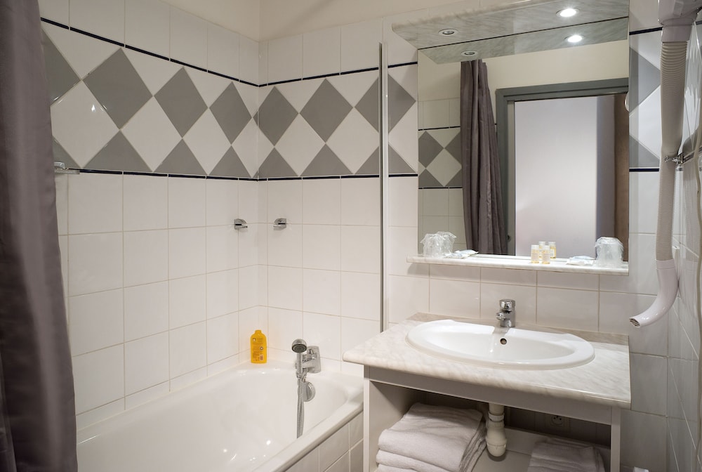 MADAME VACANCES- RESIDENCE LES CONSULS DE LA MER 26/29