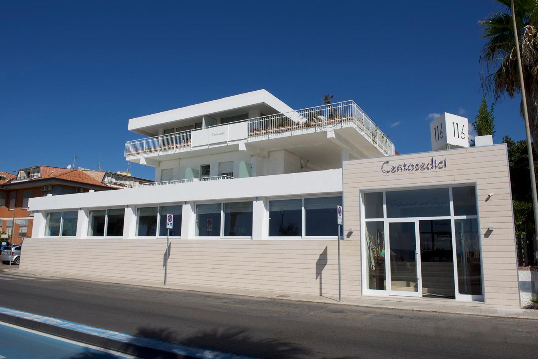 Hotel Centosedici 1/50