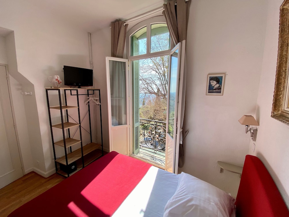Hotel La Bellaudiere 6/37