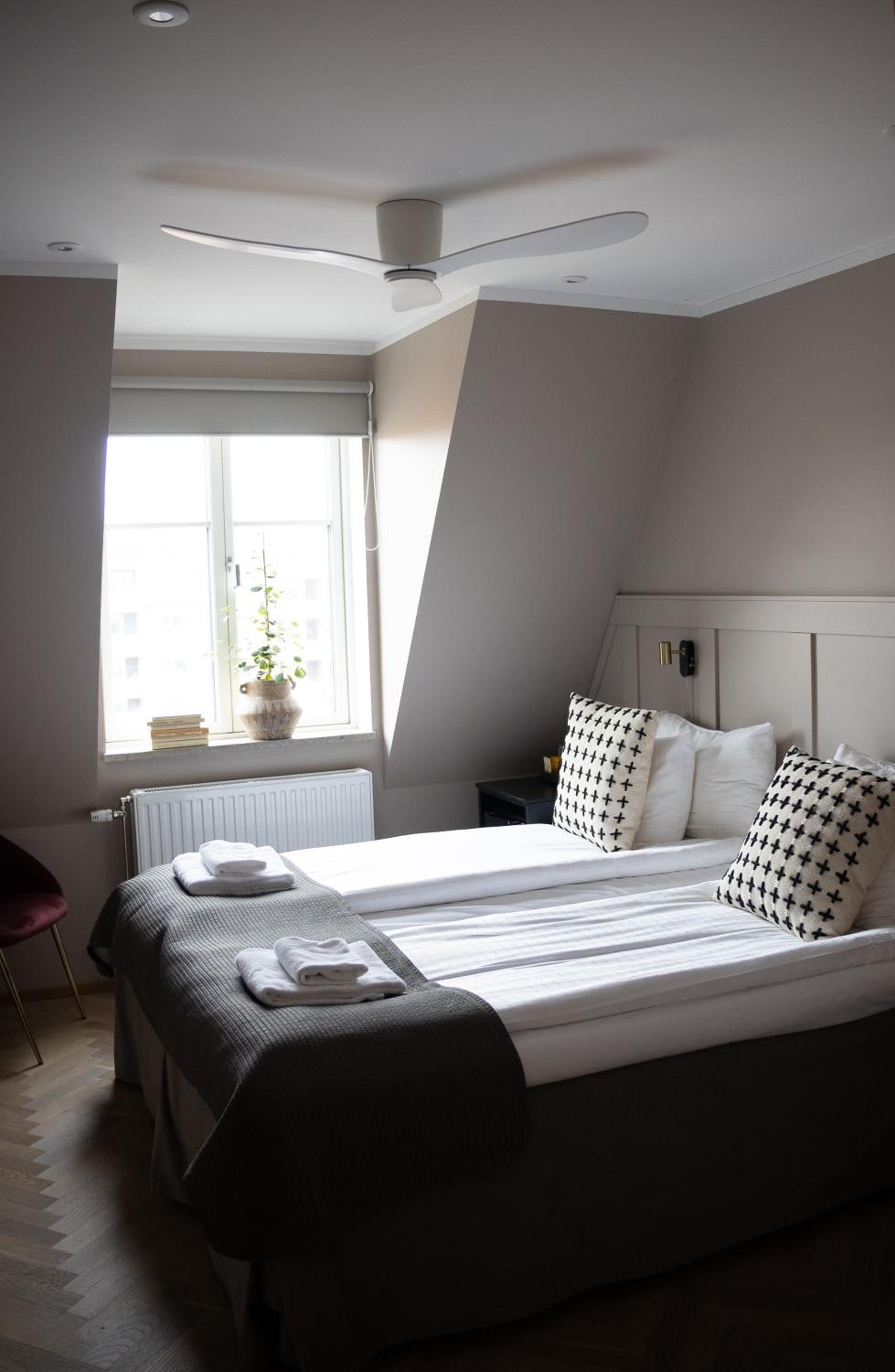 غرفة بريميوم بسرير مزدوج، Hotell Esplanad 4/10