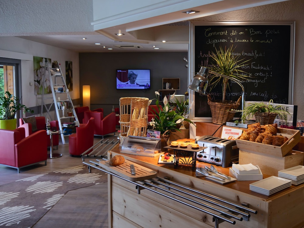Ibis Nemours 47/69