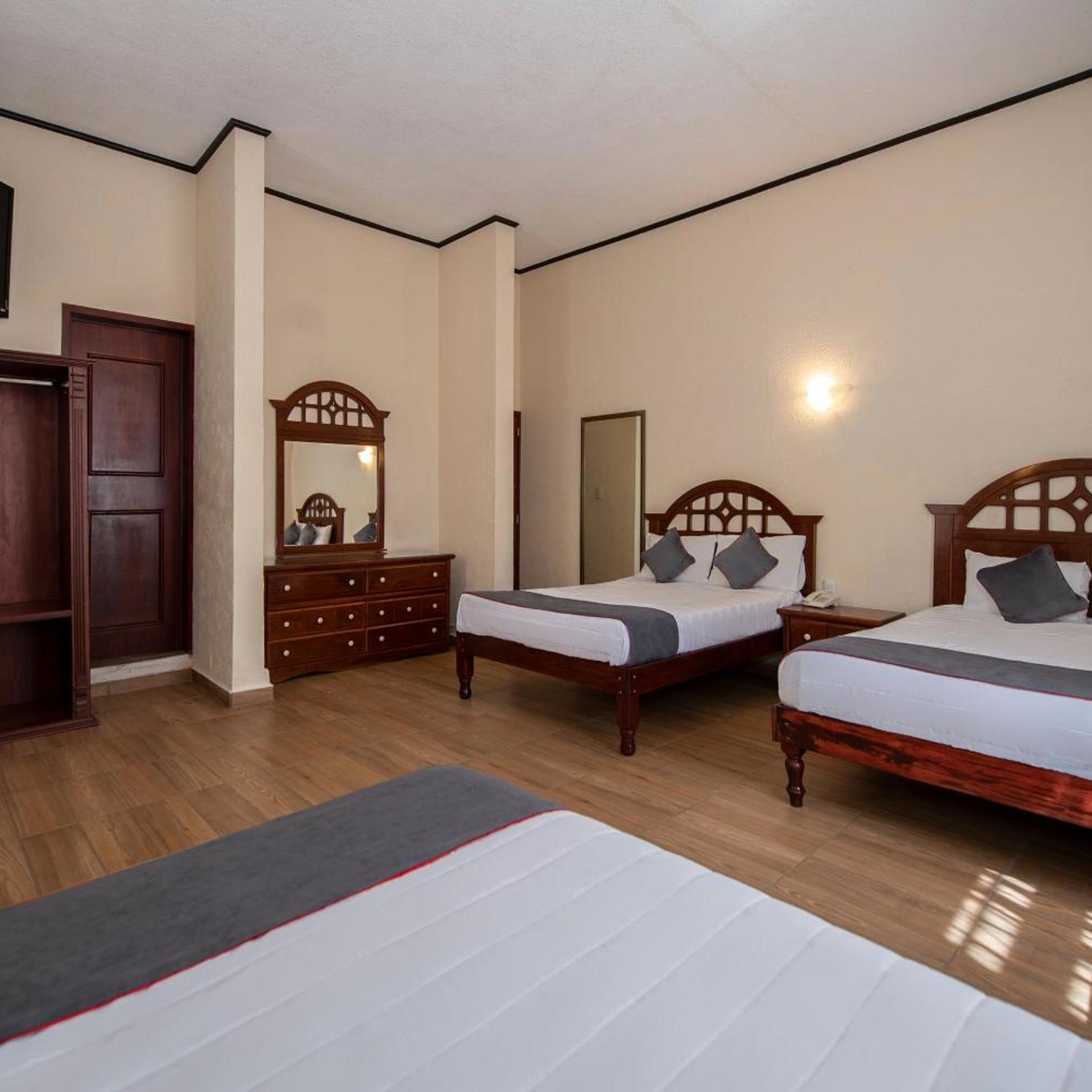 غرفة عائلية، Hotel Senorial 3/5