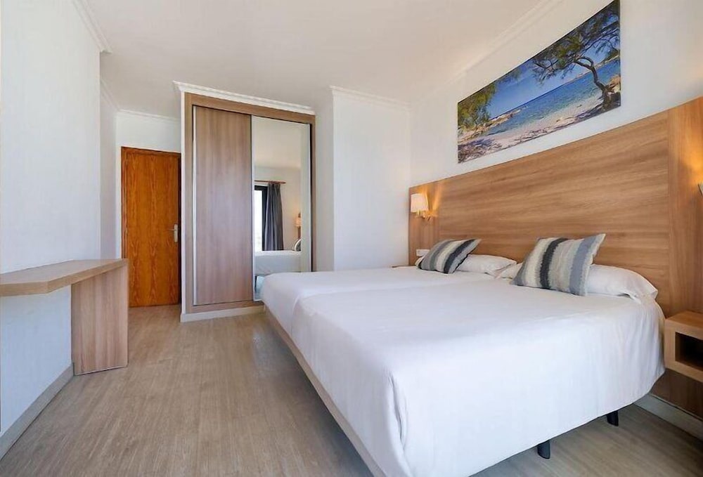 R2 Cala Millor Beach Apartment 15/50