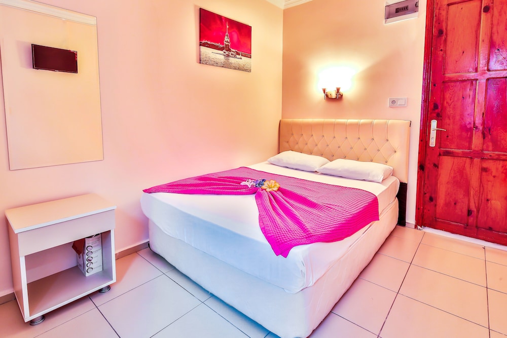 STANDARD, DOUBLE OR TWIN BED