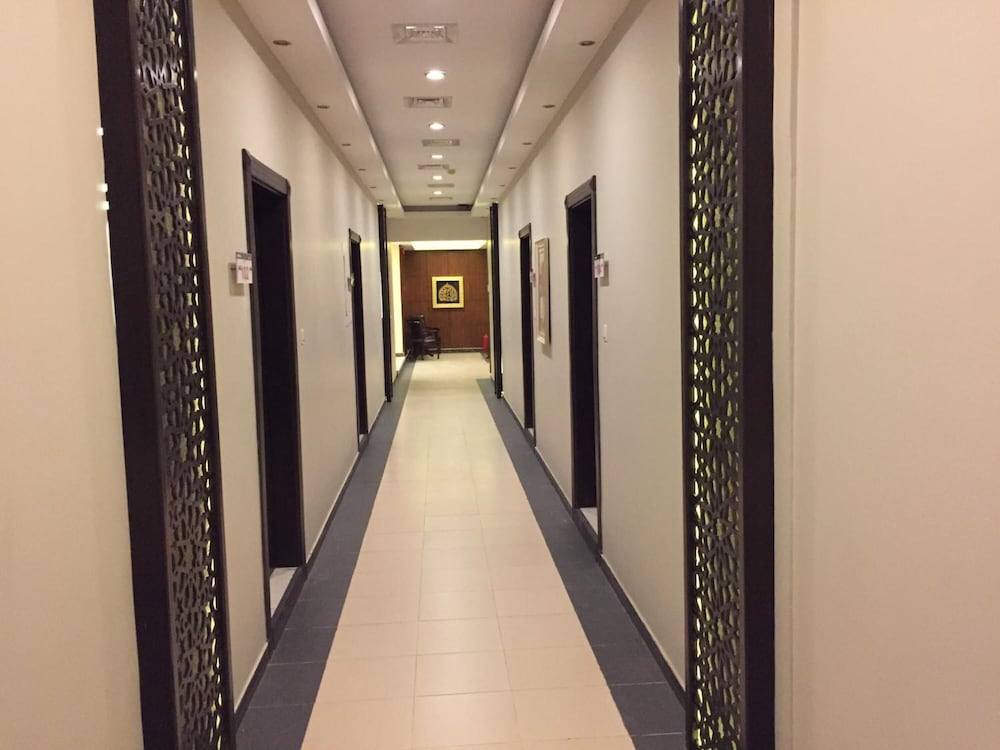 Ashbona Suites 8/41