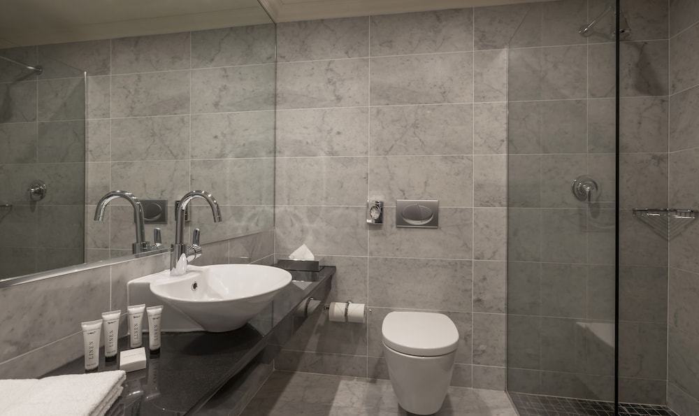Victoria Hotel Galway 11/50