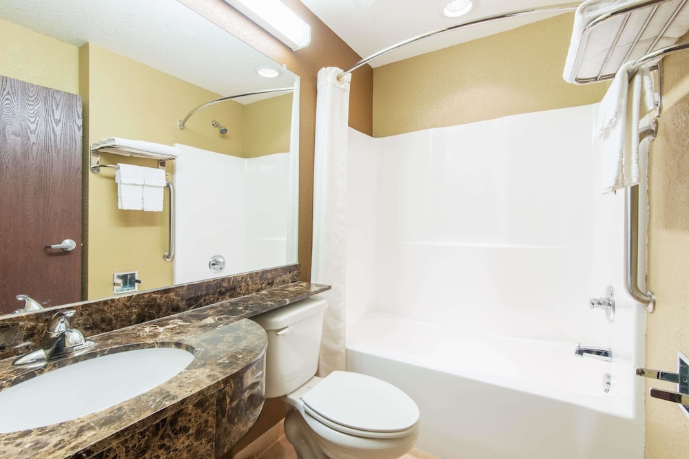Microtel Inn And Suites Montgomery Al 19/38